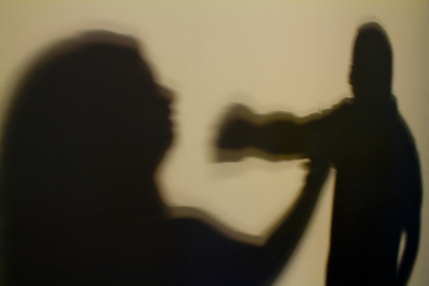 O autor bateu a cabeça da vítima na parede e ela, por sua vez, se defendeu com uma faca. Foto: Divulgação