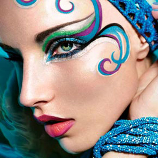 Azul é a cor coringa para maquiagem de Carnaval. Foto: Divulgação