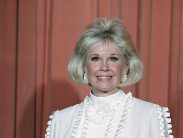 Doris Day depois de receber o Prêmio Cecil B. DeMille em 1989, no Globo de Ouro, em Los Angeles — Foto: AP Photo