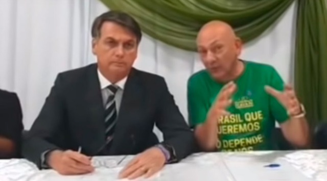 Bolsonaro e Luciano Hang em live (Reprodução).