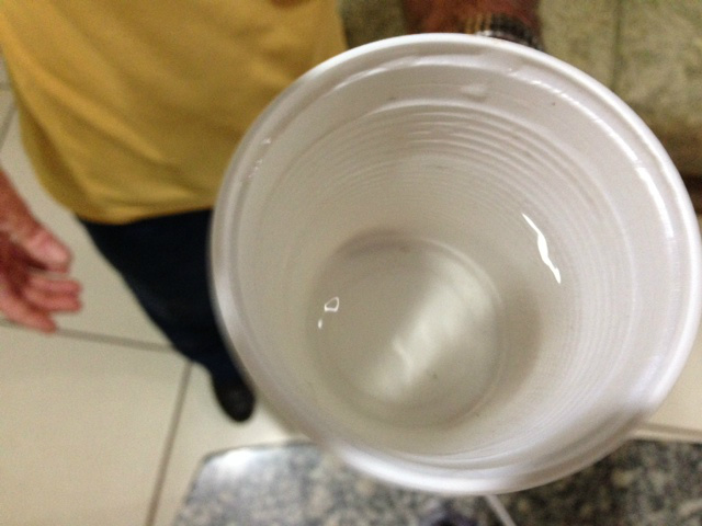 Água recolhida de um túmulo do Cemitério Municipal