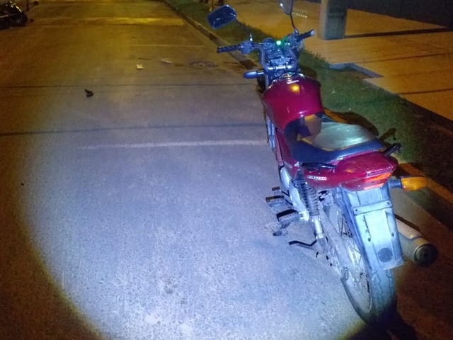 motocicleta utilizada pelos criminosos era a mesma que havia sido furtada na tarde da última quinta-feira (25) de uma funcionária do comércio, no Centro de Três Lagoas (MS)