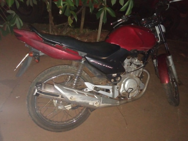 O suspeito de furtar a motocicleta, um jovem de 18 anos, também foi detido durante a ação