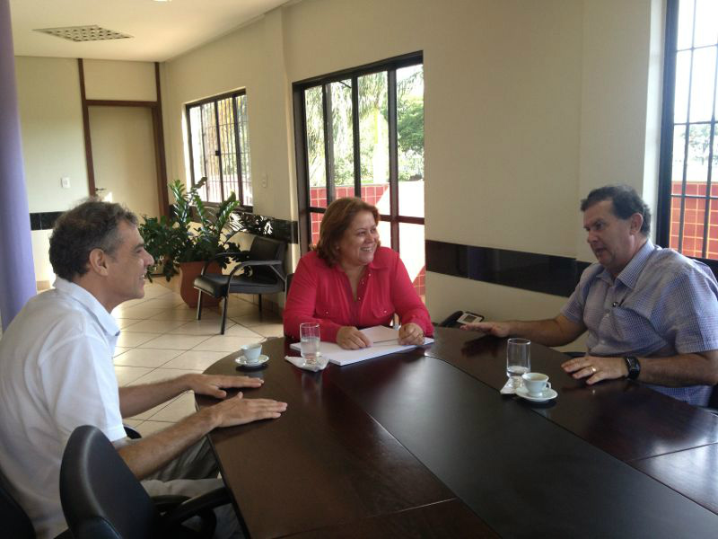 A reitora da UFMS, Célia Maria Silva Correa Oliveira garantiu ao deputado estadual Eduardo Rocha 