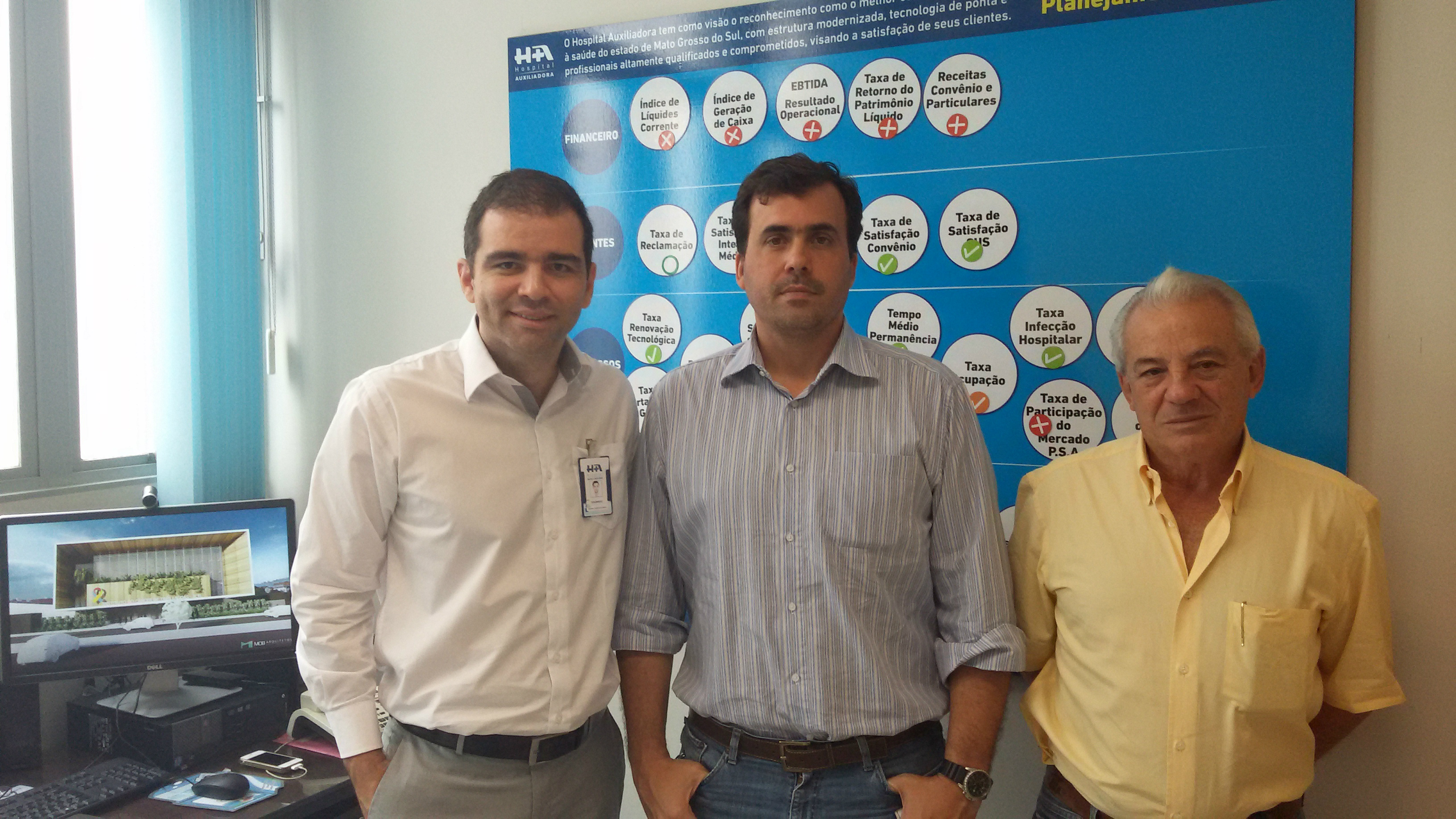 Eduardo Otoni, juntamente com o presidente do Sindicato Rural de Três Lagoas, Marco Garcia, e também o diretor Domingos Martins de Souza (Foto de Divulgação)