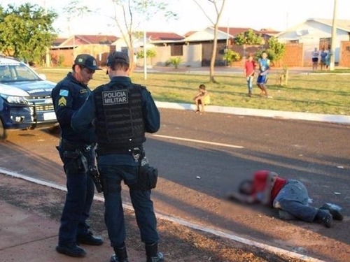 Homem gravemente ferido depois de ser agredido pelo pastor. (Foto: Jornal da Nova)