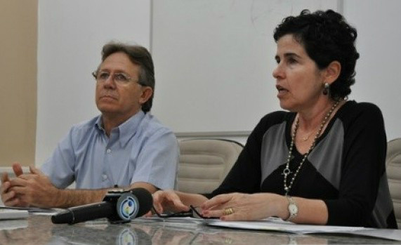 Divulgação: Neves ao lado da prefeita Márcia Moura