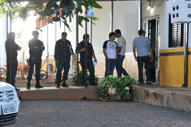 Polícia apresentará 6 envolvidos no assassinato de agente penitenciário. Crime ocorreu em frente à Casa do Albergado Foto: Valdenir Rezende/Correio do Estado.