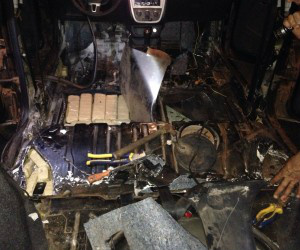 Droga estava escondida no assoalho do veículo - Foto: Divulgação/ DOF