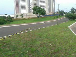 Vítima teria perdido o controle da direção damotocicleta (Foto: Osvaldo Nóbrega/TV Morena)