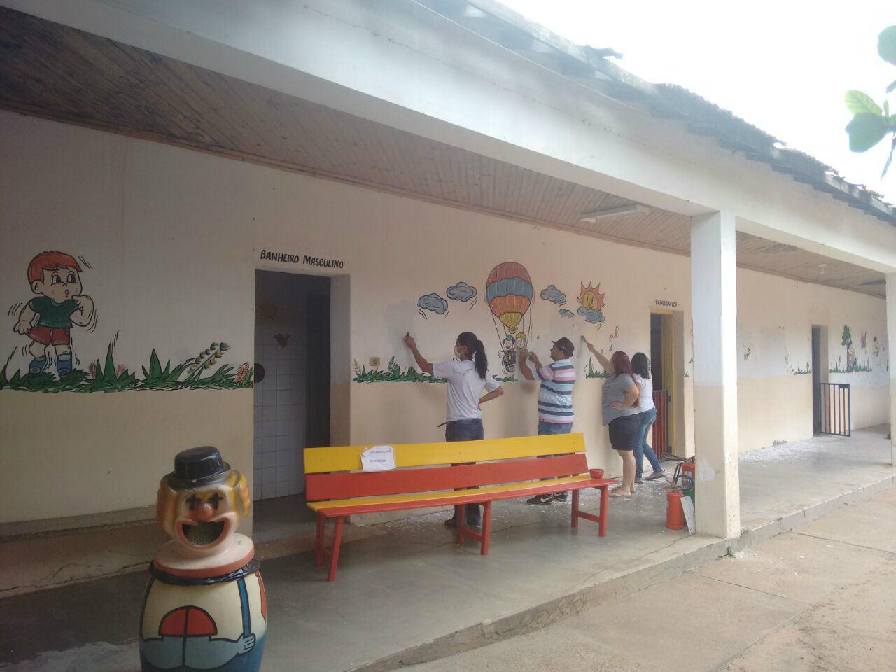 O Centro de Educação Infantil, recebeu pintura nova com a ajuda de funcionários e voluntários. Foto: Divulgação Whatsapp