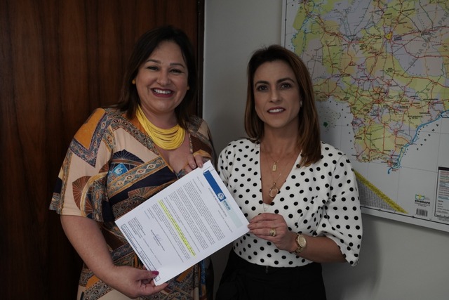 Senadora Soraya Thronicke e a prefeita de Antônio João (MS), Márcia Marques. Foto: Assessoria.