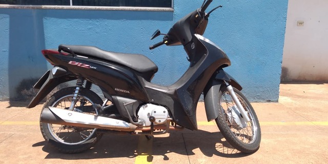 Honda Biz recuperada pela PM no bairro São Carlos. Foto: 2º BPM