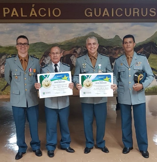 Militares homenageados com a MedalhaCoronel Joilson Alves do Amaral - CMTG/CBMMSMajor João Sidney Penrabel - Defesa Civil MS