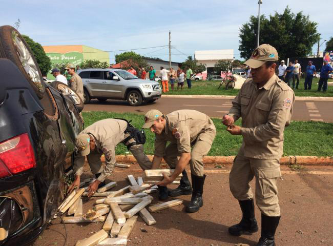 Motorista foi detido pelos bombeiros e preso pela PRF (Foto: Divulgação)
