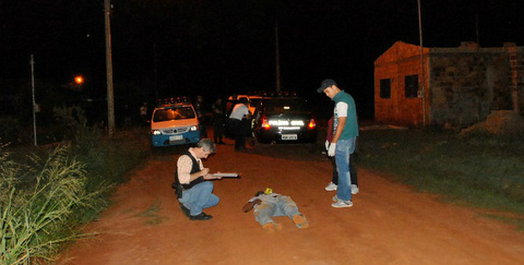 Foto: Osvaldo DuarteGenival foi assassinado na madrugada de ontem (6), na Rua Dulce Monteiro