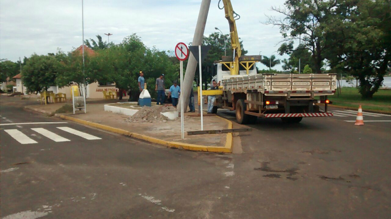 Av. Aldair Rosa de Oliveira com a Rua Alexandre Costa (Foto Rádio Caçula)