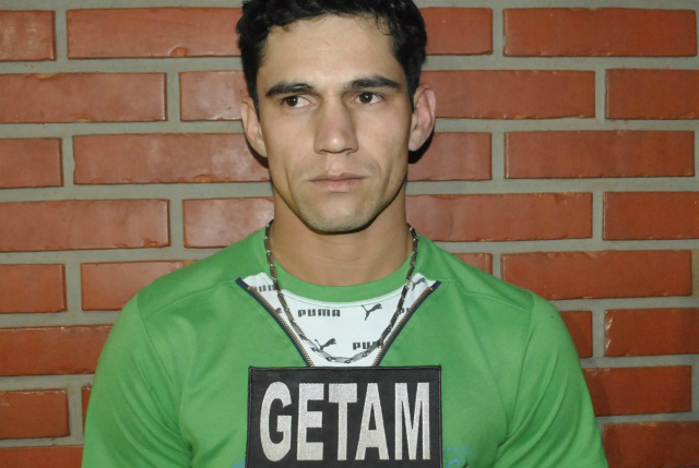 Foto: Osvaldo DuarteJúlio negou ser traficante, mas a polícia garante que o local onde ele mora é uma boca de fumo