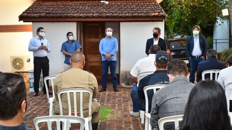 Reunião com prefeito de Campo Grande, Marcos Trad (PSDB), definiu medidas de biossegurança em Campo Grande — Foto: PMCG/Divulgação
