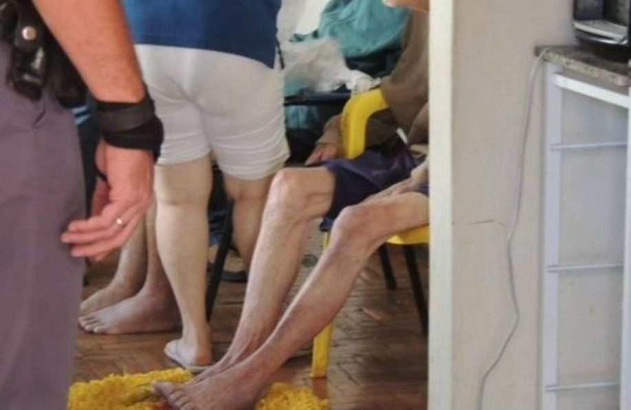 Reprodução / Correio PopularDepois da denúncia, idosos foram levados para um abrigo provisório