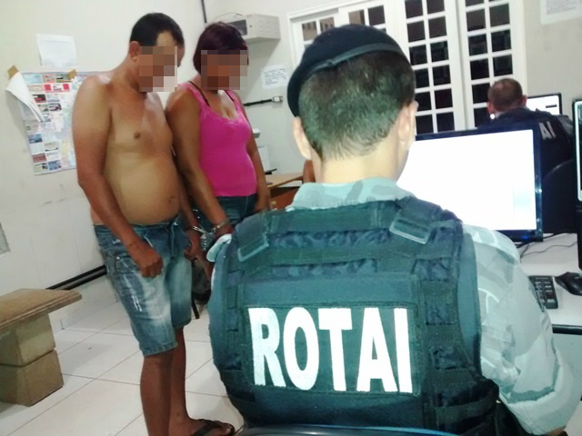 Casal foi apreendido porque Rotai encontrou 600gr de crack na residência. De acordo com les, a droga é de adolescente. Foto: Rádio Caçula.
