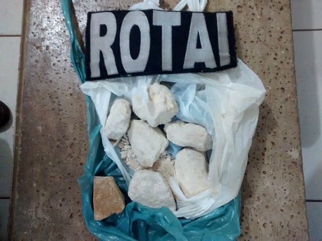 Droga foi avaliada em R$ 5 mil. Foto: Rádio Caçula.