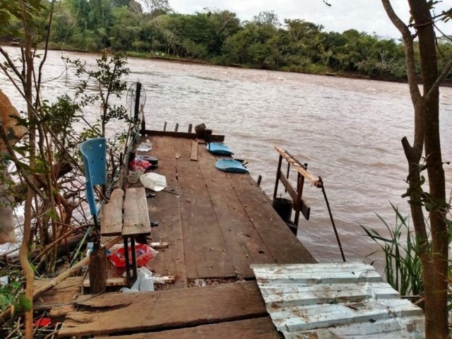 Vítima pescava em deck, quando caiu no rio - Foto: Tá na Mídia Naviraí