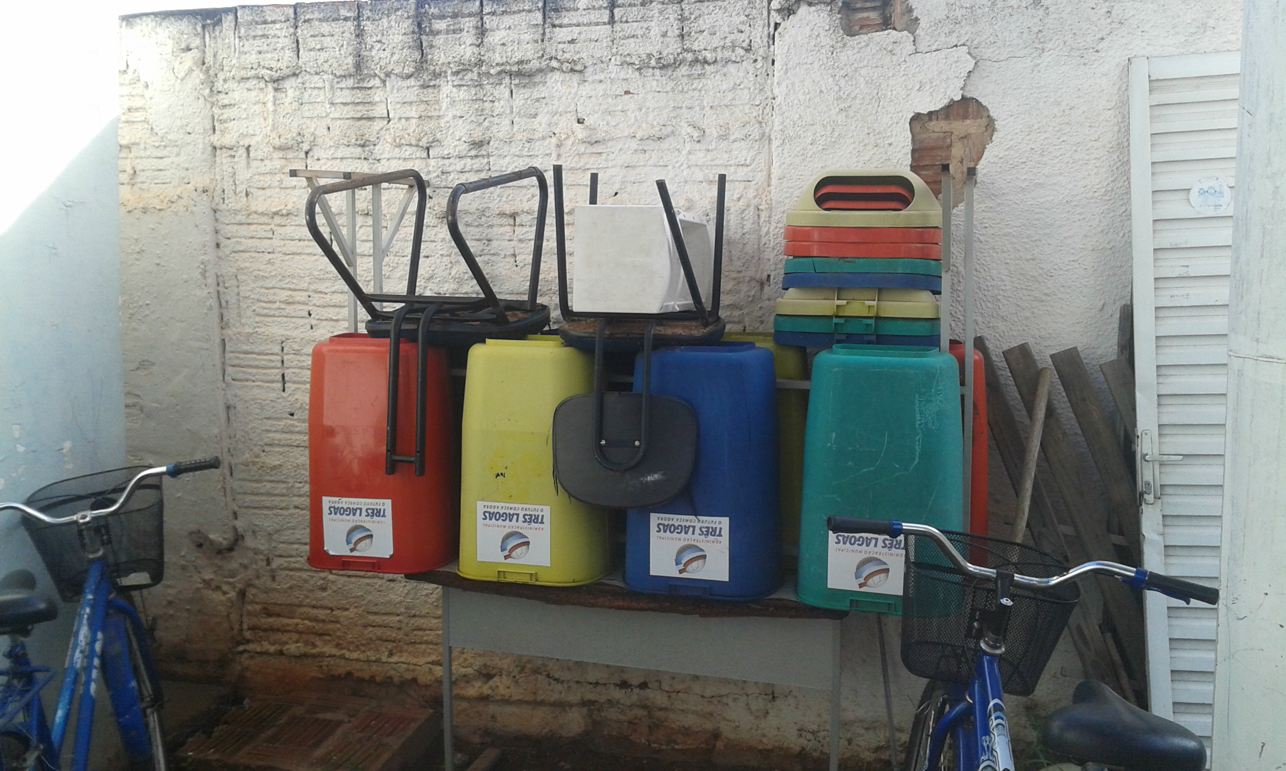 Reciclagem não faz parte das disciplinas escolares do CEI