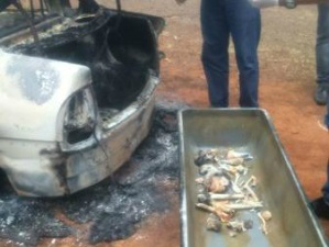 A ossada foi encontrada dentro do porta-malas (Foto: Direto das Ruas)