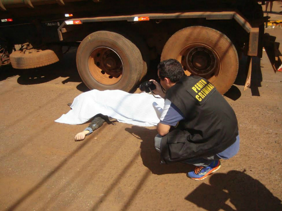 Motociclista não resisitiu aos ferimentos e morreu antes da chegada do socorro - Foto: Cido Costa/Dourados Agora