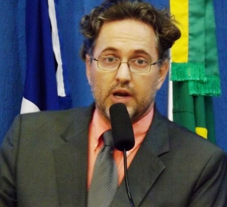 “Temos que banir da vida pública, a prática populista de entrega de obras inacabadas e sem condições de atender as suas finalidades”, justifica o vereador - Foto: Silvio Domingos