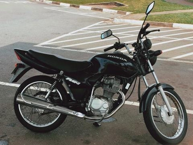 Trata-se de uma Honda CG 125 Fan, de cor Preta, com placa HSU7353 - Foto: Divulgação / Arquivo Pessoal