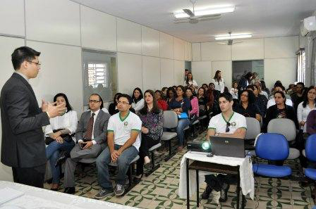 Defensor Público Carlos Eduardo Oliveira de Souza na realização da segunda etapa do projeto em Corumbá