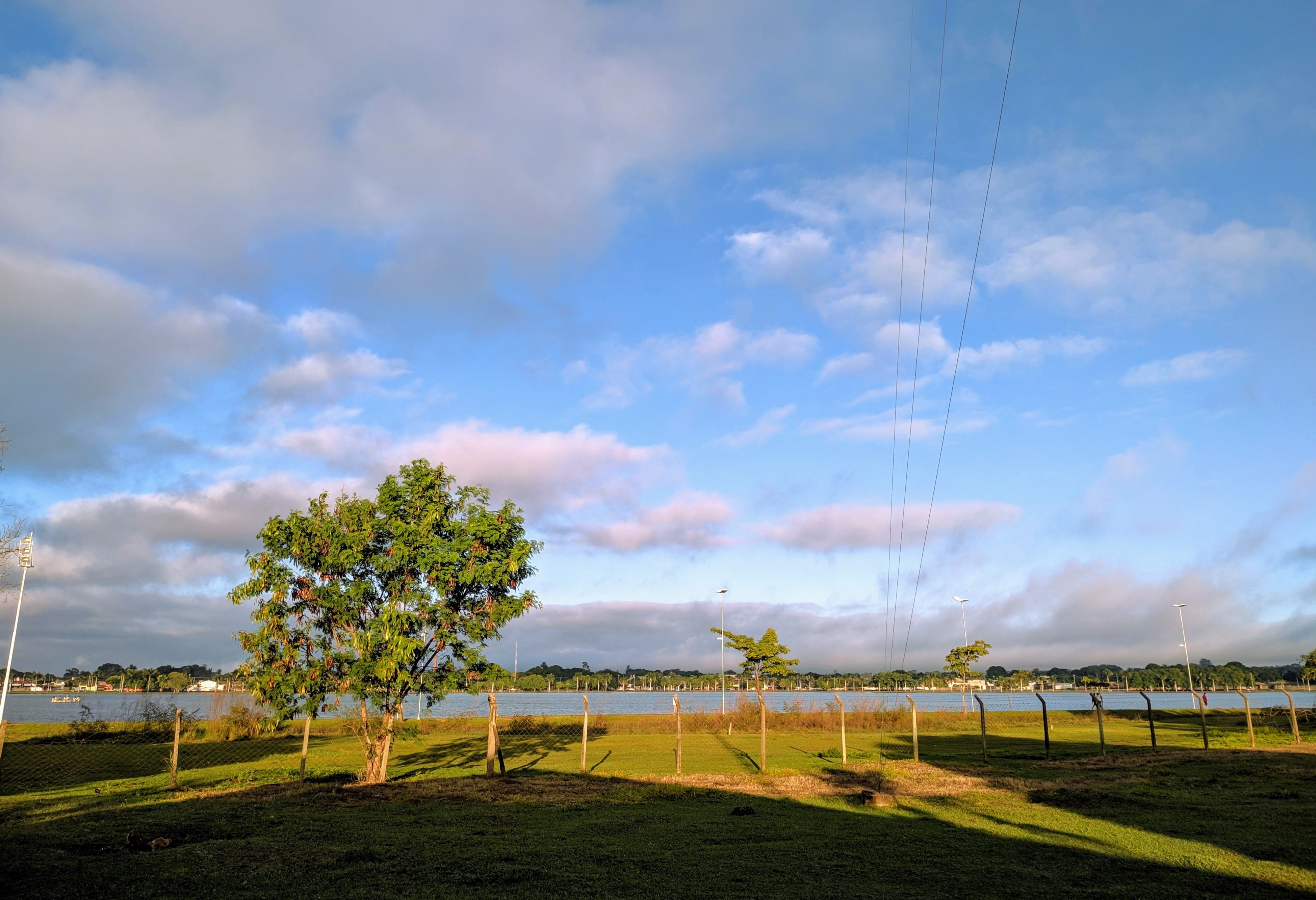 Céu com algumas nuvens, na manhã de hoje (4) em Três Lagoas. Foto: Radio Caçula/Rodrigo de Freitas