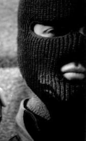 Dois homens renderam um frentista e um cliente no posto de combustível Locatelli Moreninhas e levaram mais de R$ 770 reais, no segundo assalto em pouco mais de 24 horas, na madrugada desta segunda-feira (9). Foto: Divulgação