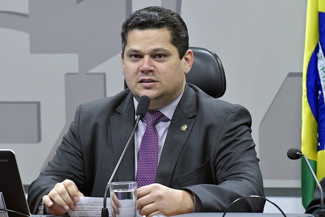 O senador Davi Alcolumbre durante sessão de uma comissão do Senado — Foto: Geraldo Magela/Agência Senado