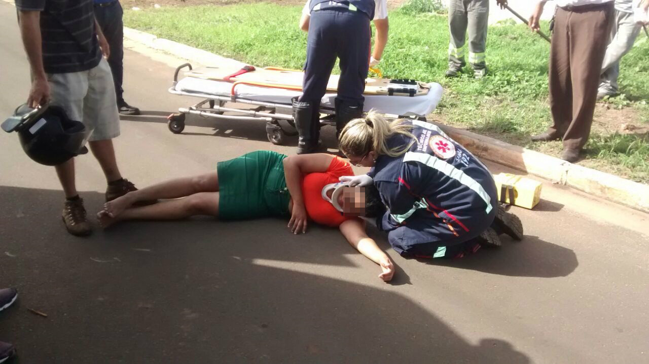 Acidente no Bairro Interlagos deixa motociclista com escoriações em Três Lagoas (MS). Foto: Rádio Caçula