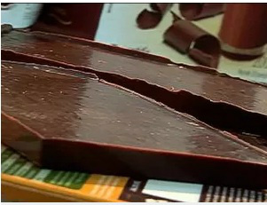 Chocolates mais escuros, com maior porcentagem de cacau, são considerados mais saudáveis(Foto: Reprodução/TV Globo