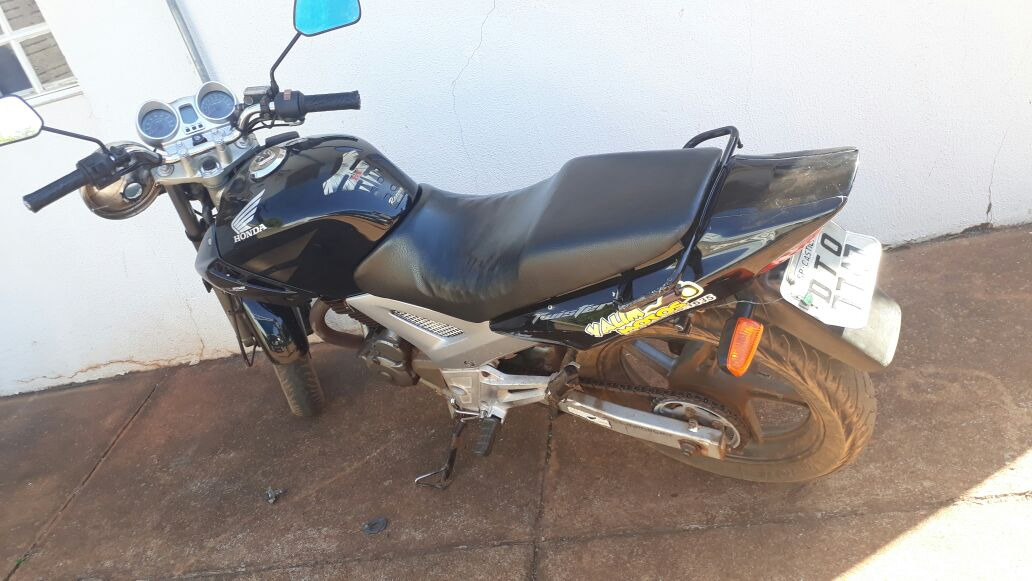 A moto foi furtada no dia 18 de julho e estava sendo utilizada para roubos na cidade. Foto: Divulgação Whatsapp.