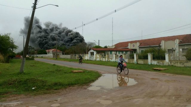 Fogo foi combatido dentro de 1h30min - Foto: Edicarlos