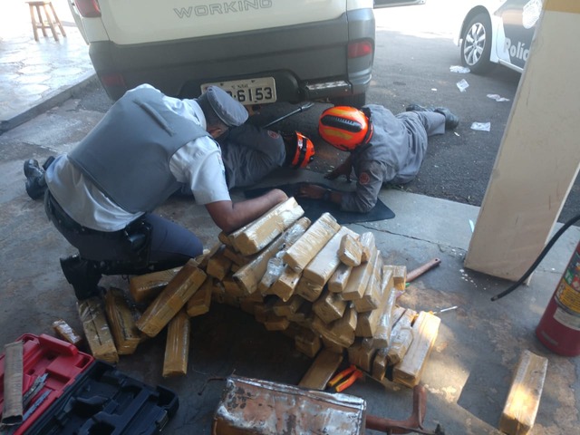 Tabletes de drogas apreendidas por policias do Cmt 3° Pel PRv no município de Andradina (SP). Foto: Cmt 3° Pel PRv