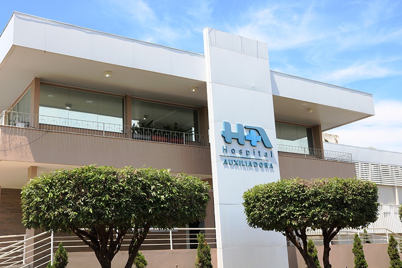 Criança sobrevivente do acidente de moto no Jardim Alvorada, deu entrada às 21h55 no Hospital Nossa Senhora Auxiliadora. Foto: HCI