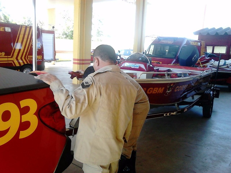 Equipe de bombeiros seguiu para Água Clara por volta das 11h de hoje. (Foto: Divulgação)