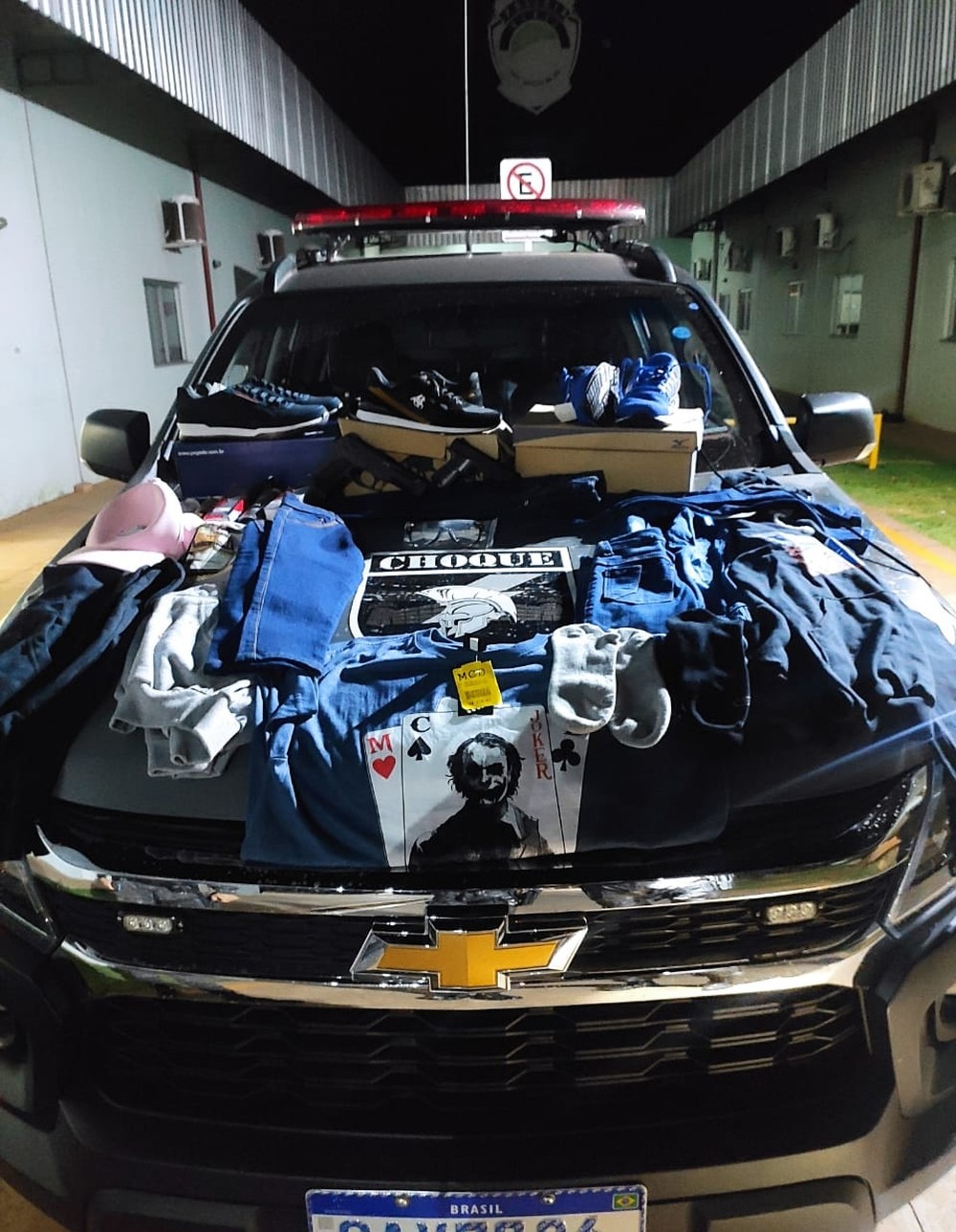 Suspeitos confessaram o crime e foram presos em flagrante — Foto: Polícia Militar/Divulgação