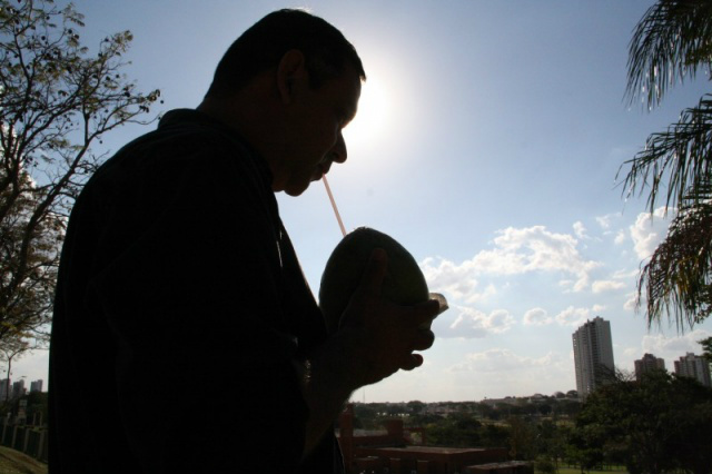 Com o predomínio do sol, umidade pode atingir índice crítico de até 20% no Estado (Foto: Marcos Ermínio)