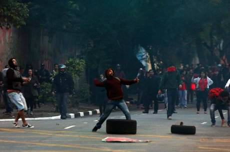 Manifestantes entraram em confronto com a políciaReprodução
