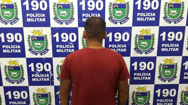 Jovem de 26 anos detido pelos policiais de Força Tática  2° Batalhão de Polícia Militar. Foto: Divulgação/2° BPM