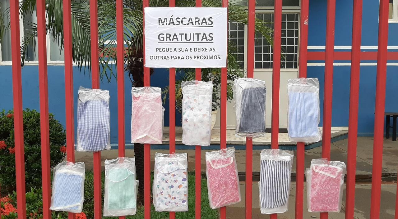 Escola Municipal Olyntho Mancini cria varal para doar máscaras a comunidade em Três Lagoas (MS). Foto: Prefeitura Municipal de Três Lagoas