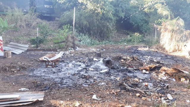 Material queimado no terreno localizado no bairro Jupiá. Foto: Divulgação/PMMS.