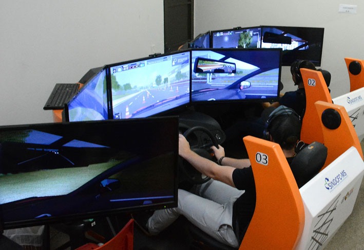 Simuladores não são mais obrigatórios no processo de formação de condutores. Foto: Álvaro Rezende/Correio do Estado